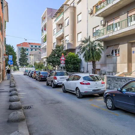 Apartment Beautiful City View Split Exterior photo